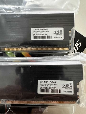 AORUS RGB DDR4 16GB 4400MHz