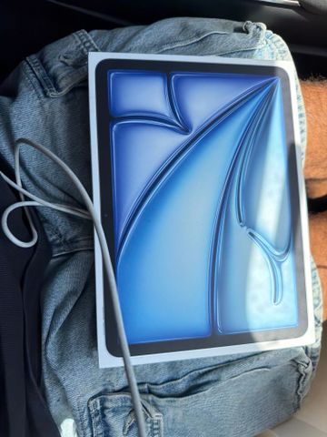 iPad Air 11-inch (M4) Wi-Fi