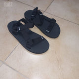 סנדלים