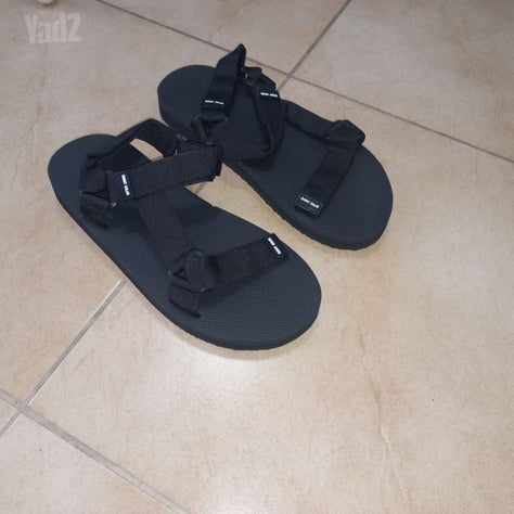 סנדלים