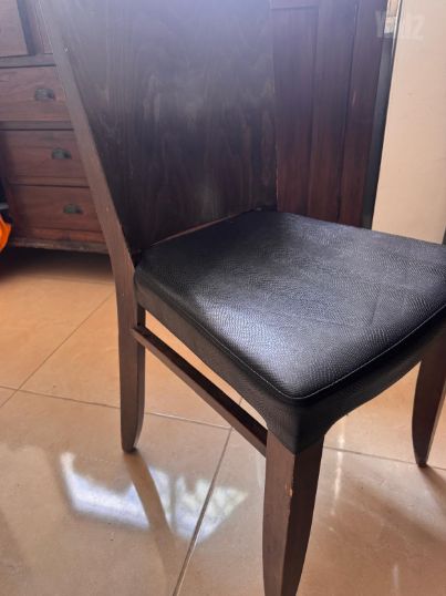 Dining table + 6 chairs