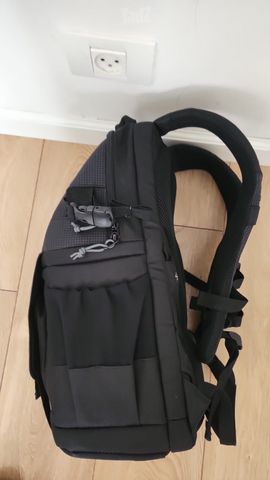 Lowepro Backpack תיק מצלמה