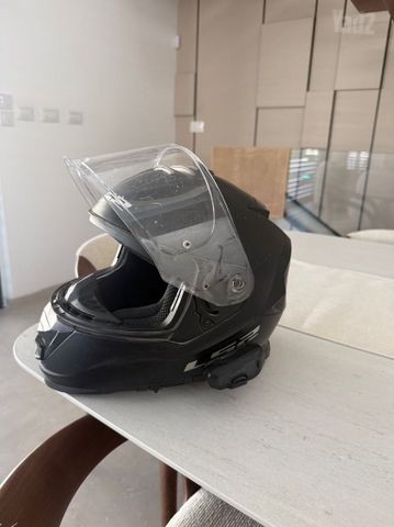 קסדה עם דיבורית