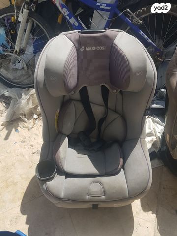 כיסאות לרכב