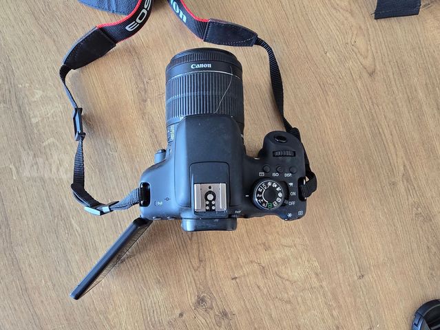 מצלמה CANON 750D