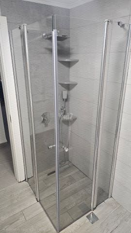 מקלחון פינתי