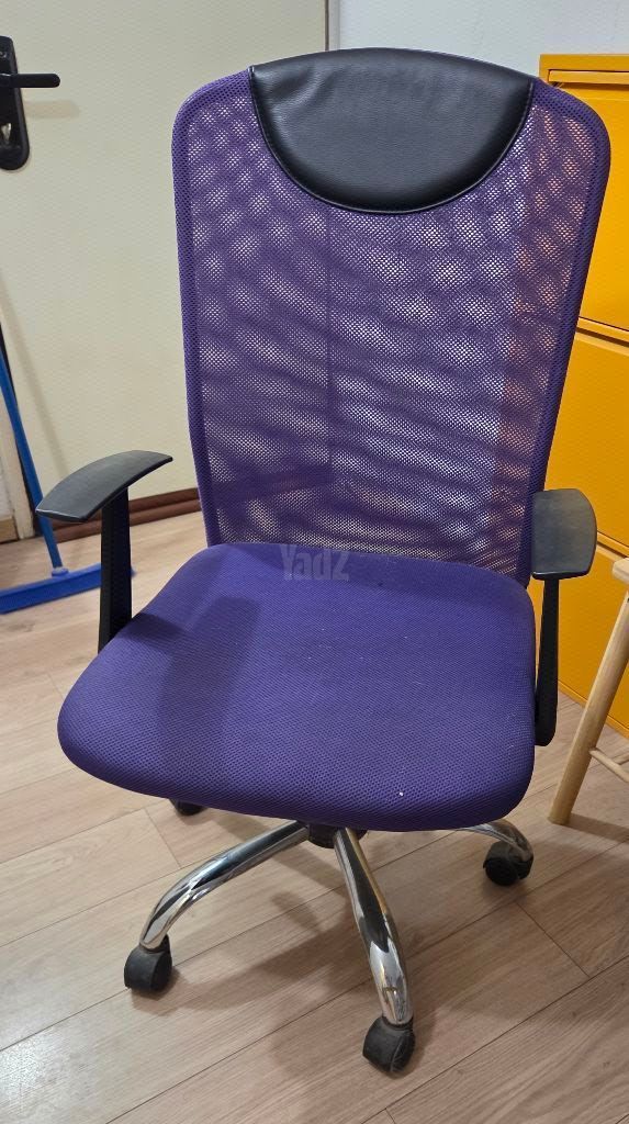 כיסא משרדי