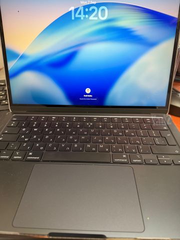 MacBook Air 13" M5