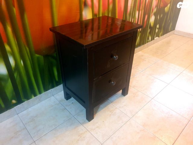 שידה מעץ מלא