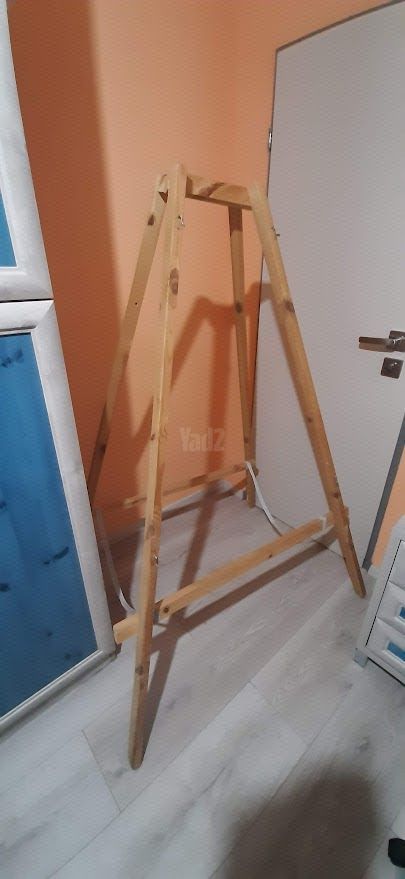 מעמד עץ לשלט