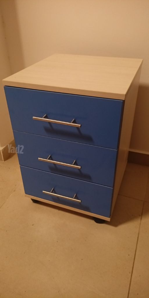 שידה ניידת