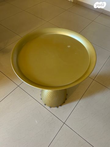 שולחן קטן