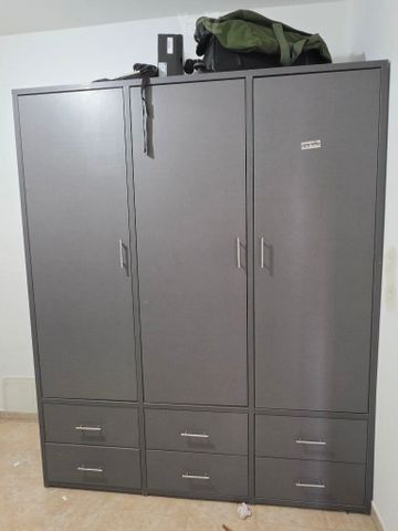 ארון בגדים
