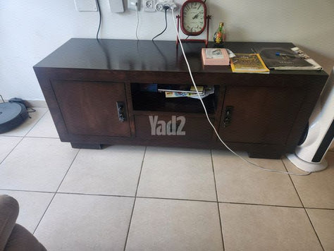 מזנון מעץ מלא