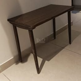 שולחן עץ
