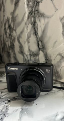 מצלמת Canon PowerShot SX720 HS