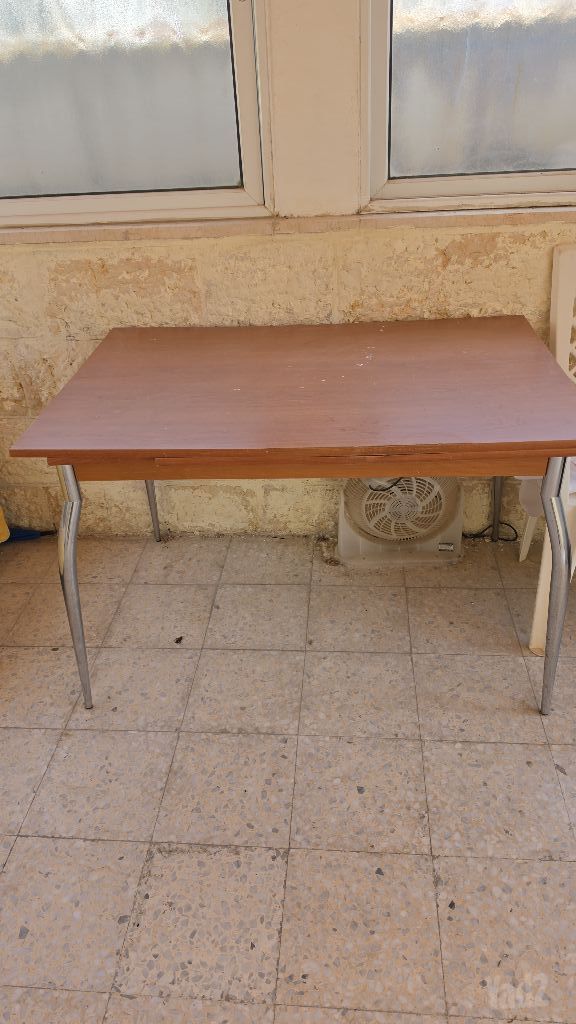 שולחן אוכל