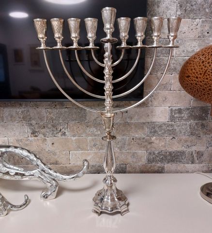 חנוכיה כסף