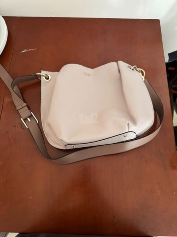 תיק GUESS Los Angeles