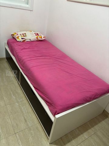 מיטה עם מזרן
