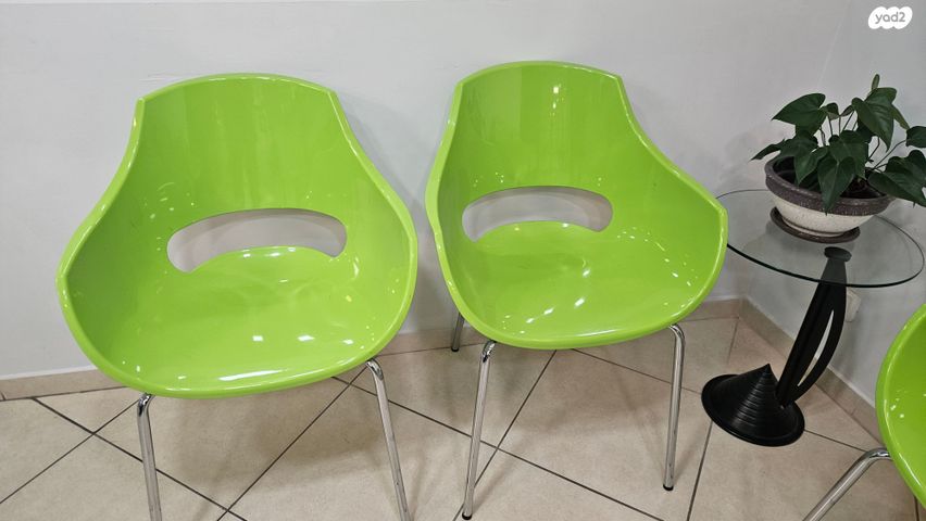 כיסאות