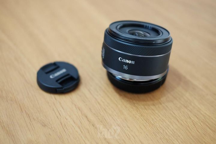 Canon R100 + 18-45 + 16mm