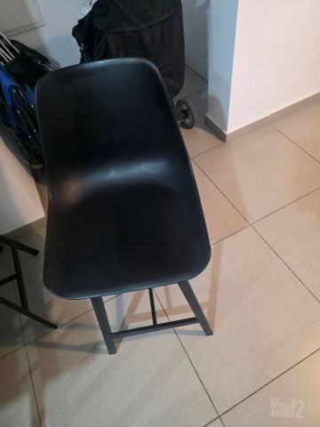 שולחן בר ו4 כסאות