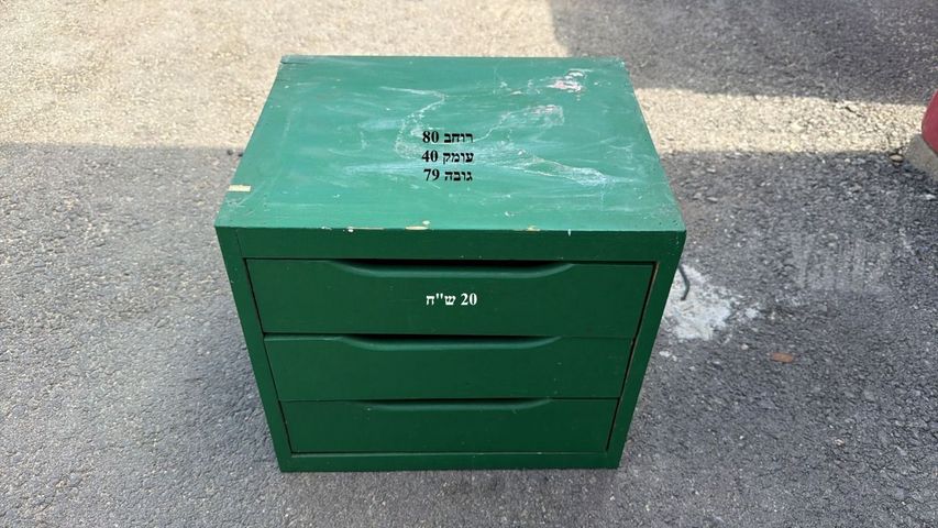 מגוון שידות פרטים בתמונות