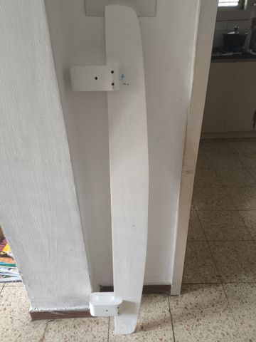 מעקה למיטה