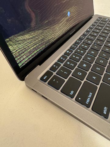 MacBook Air M1 (2020)