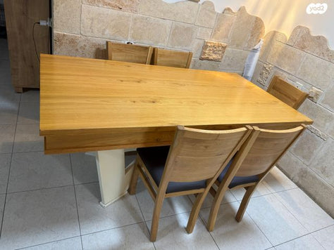 פינת אוכל מעץ