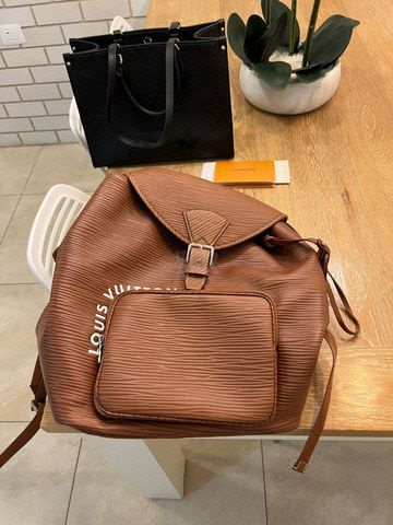 תיק LOUIS VUITTON