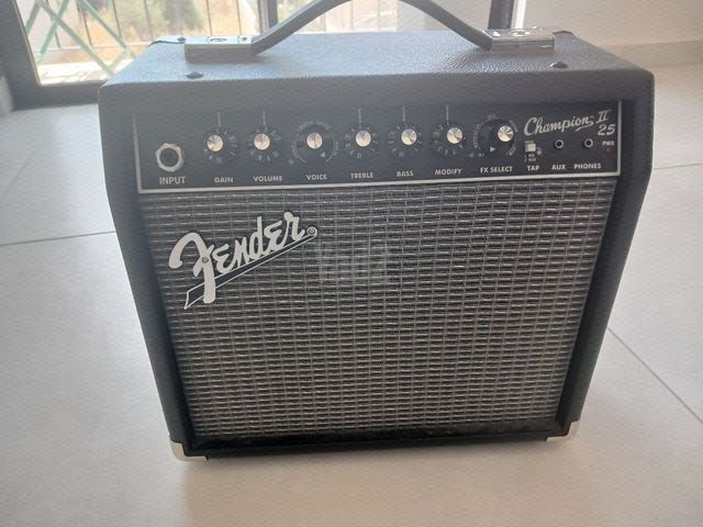 Fender Champion II 25 מגבר