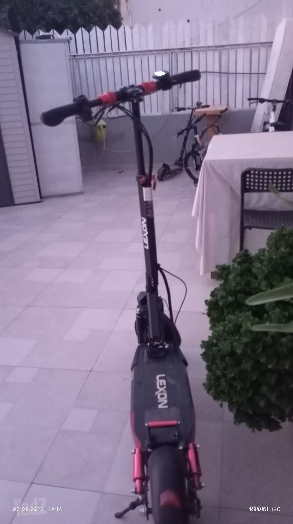 קורקינט דגם LEXON