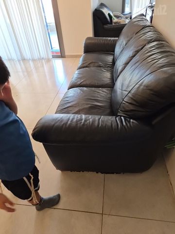 ספת עור תלת