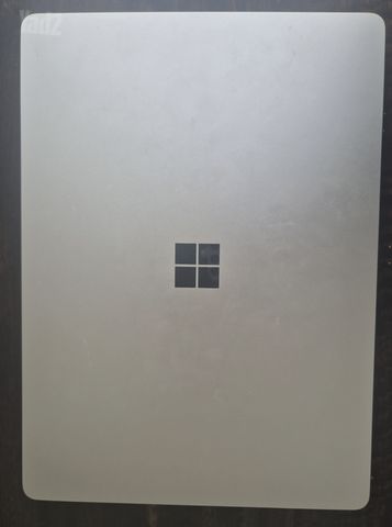 MICOSOFT SURFACE LAPTOP