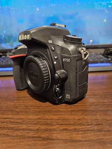 ניקון D750