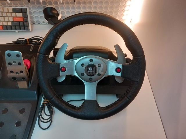 הגה מרוצים Logitech G25