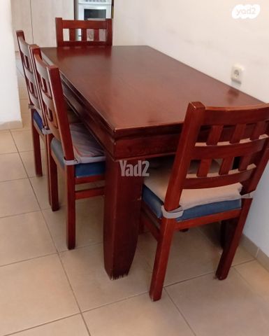 שולחן
