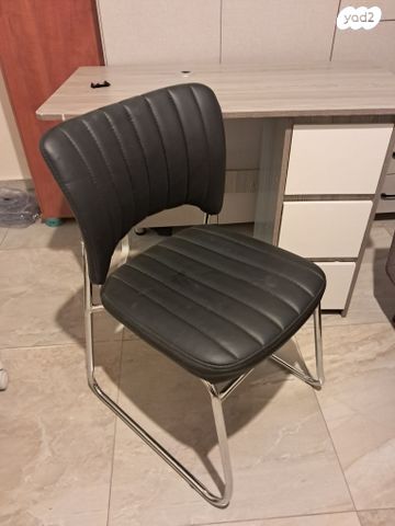 שידה +כיסא