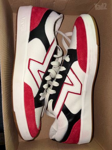 נעלי vans אדומות