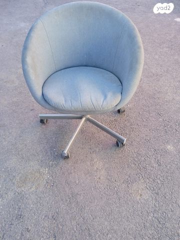 כורסה כיסא על גלגלים