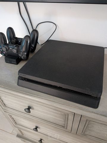 PlayStation 4 Slim