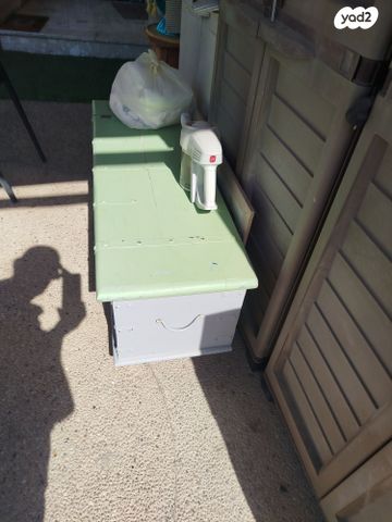 ארגז עץ על גלגלים