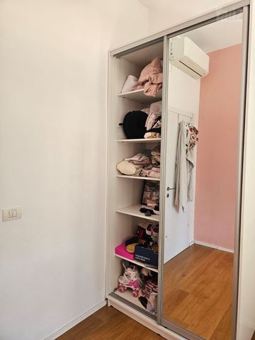 ארון בגדים: 120 / 60 / 240
