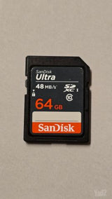 מצלמה Canon EOS 2000D DSLR