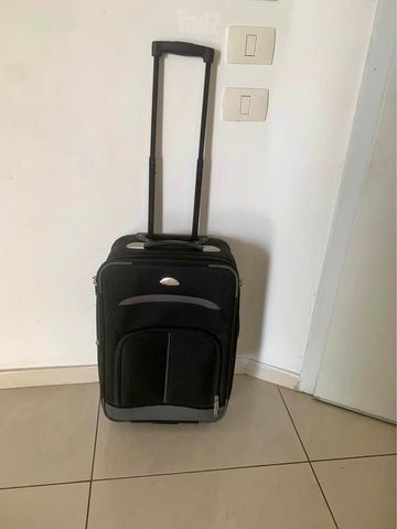 מזוודה טרולי Bagslite