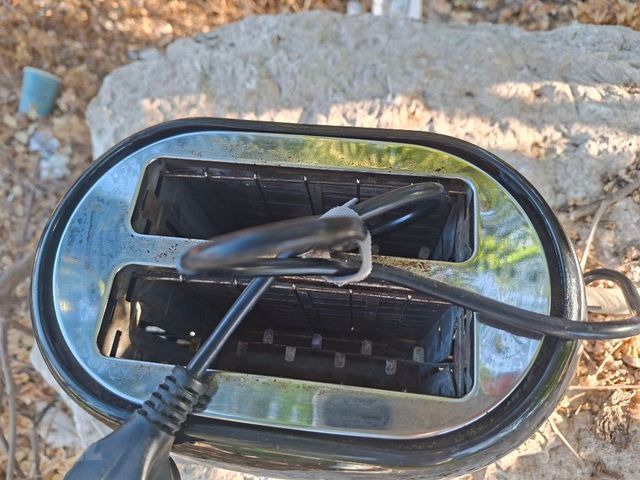 טוסטר קופץ מצנם