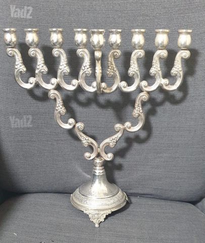 חנוכיה כסף