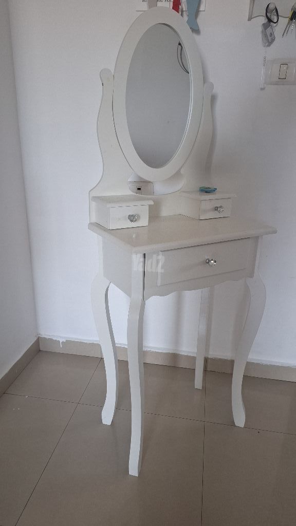שידת איפור